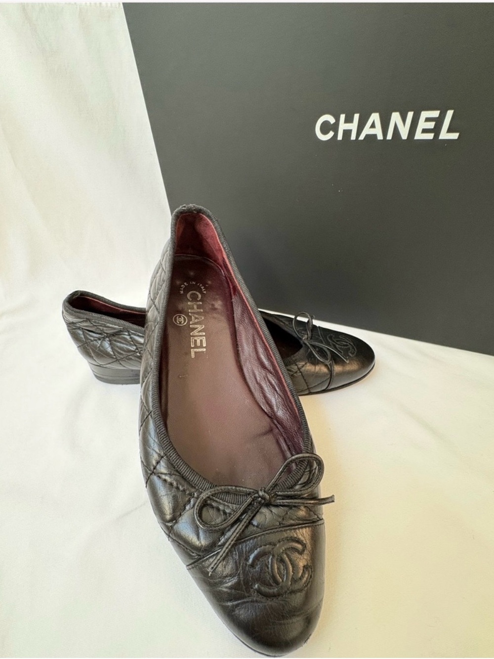 CHANEL Black Quilted CC Logo Leather Ballet Flats